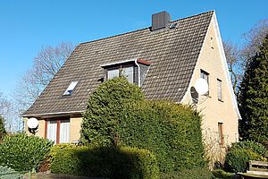 In bester Lage von Bokholt-Hanredder, auf tollem Grundstück befindet sich die Eigentumswohnung im 2 Familienhaus